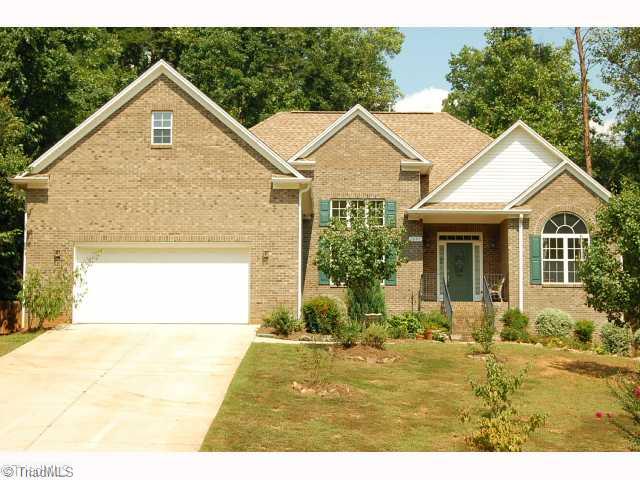2693 Weymoth Road Winston-Salem, NC 27103 - Photo 1 of 12 Exterior Front. 2693 Weymoth Road in Myers Park, convenient location to Silas Creek Parkway, hospitals, mall.