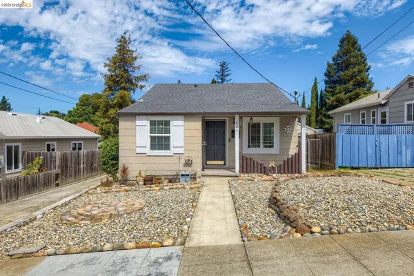 $515,000 | 2201 La Salle Street, Martinez, CA 94553