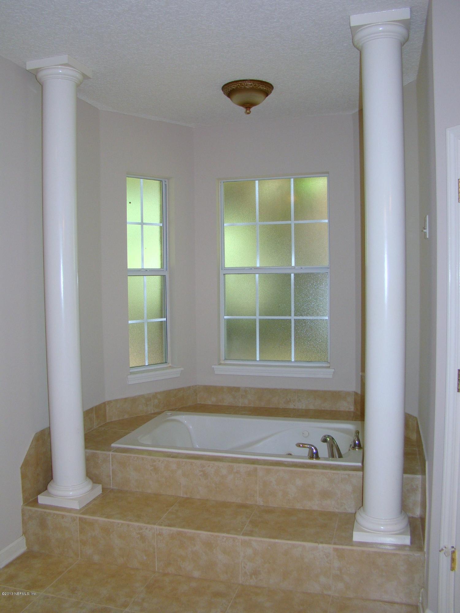 2870 Ravines Road Middleburg, FL 32068 - Photo 16 of 32 MASTER BATH