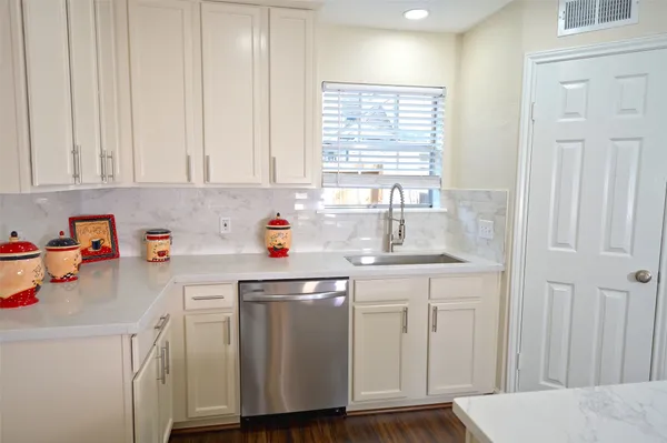 $2,295 | 11822 Hillbrook Drive, Houston, TX 77070