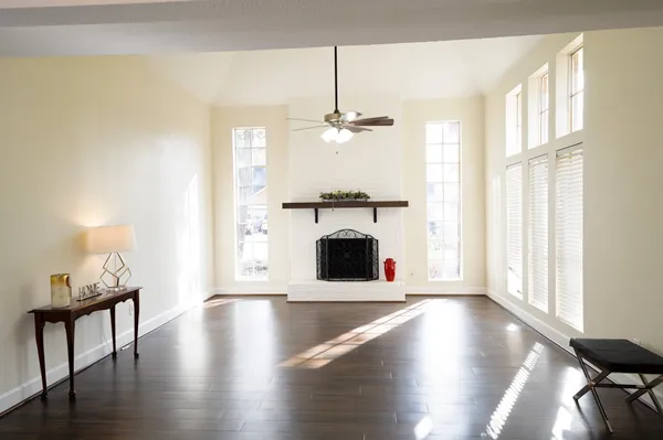 $2,295 | 11822 Hillbrook Drive, Houston, TX 77070
