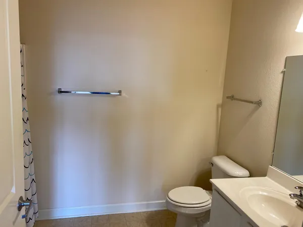 $1,950 | 4110 South Lake Drive, Unit 334, St. Francis, WI 53235