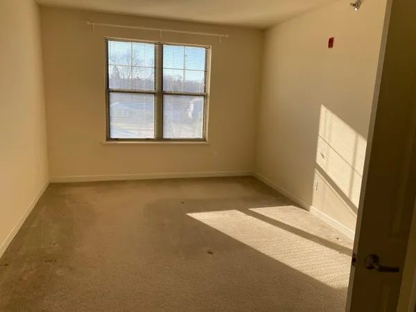 $1,950 | 4110 South Lake Drive, Unit 334, St. Francis, WI 53235