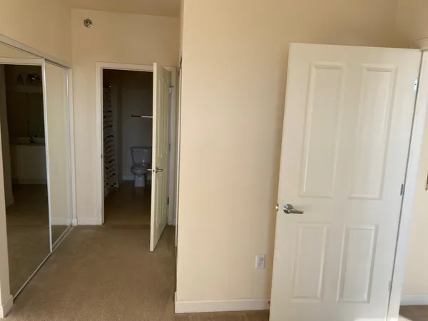 $1,950 | 4110 South Lake Drive, Unit 334, St. Francis, WI 53235