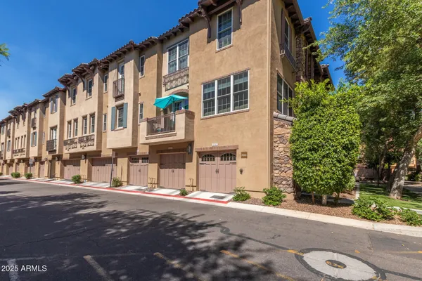 $575,000 | 2444 East Montecito Avenue, Phoenix, AZ 85016