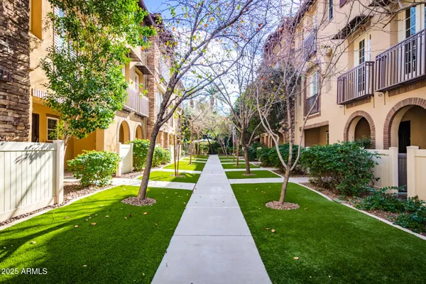 $575,000 | 2444 East Montecito Avenue, Phoenix, AZ 85016