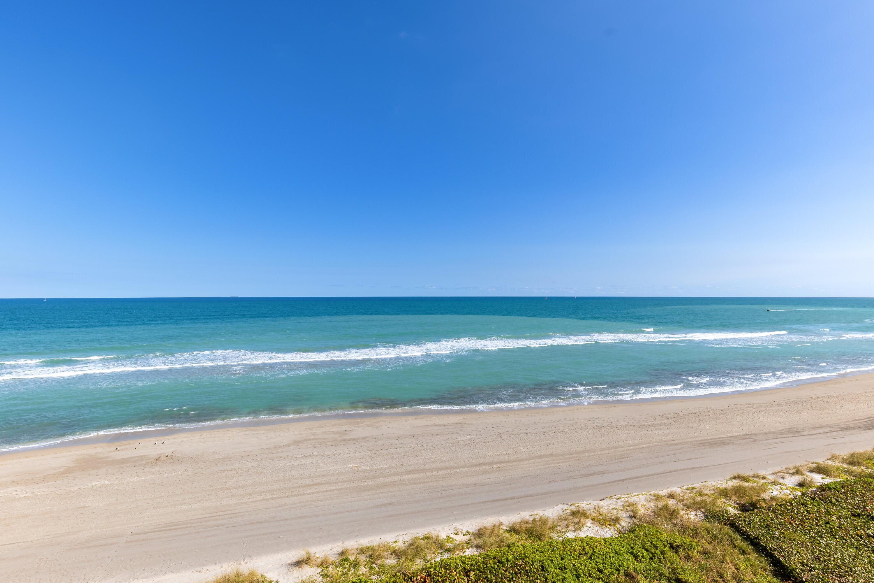 19900 South Beach Road, Unit 601 Jupiter, FL 33469 - Photo 20 of 84 a view of an ocean and beach