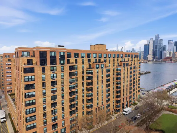 a view of a tall building