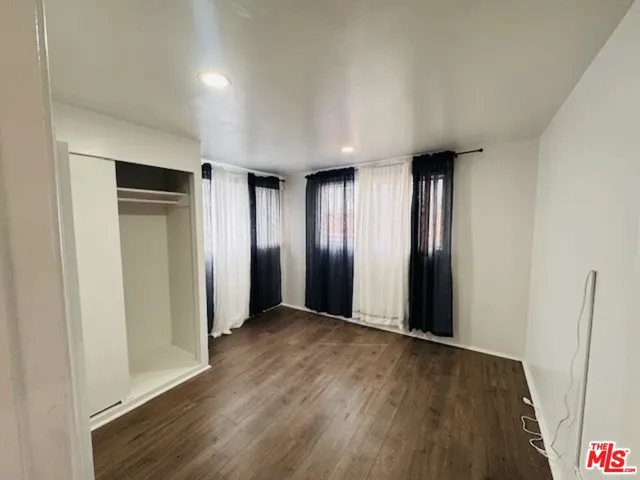 $5,995 | 1100 West 48th Street, Los Angeles, CA 90037