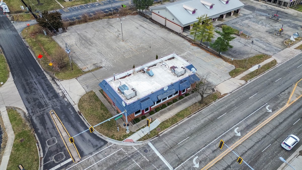 2312 West Springfield Avenue Champaign, IL 61821 - Photo 48 of 48 a view of balcony with furniture