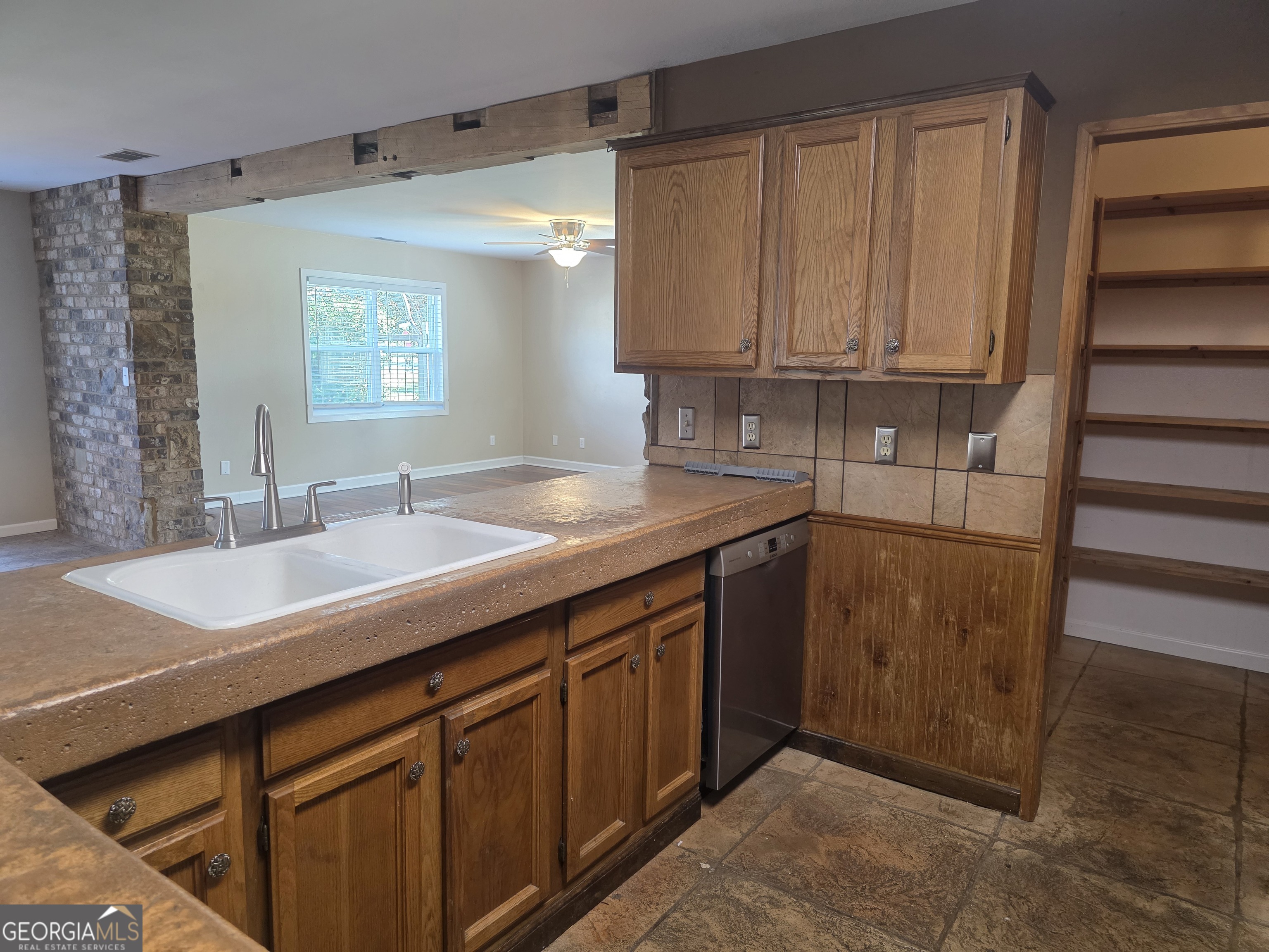 310 West 5th Street Rincon, GA 31326 - Photo 9 of 32