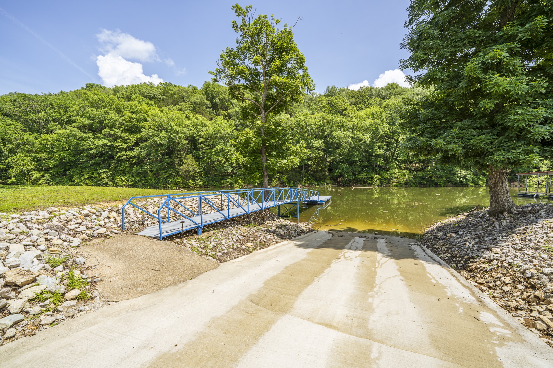 694 River Road Clifton, TN 38425 - Photo 25 of 26