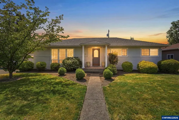$524,900 | 1420 Center Street Southeast, Albany, OR 97322