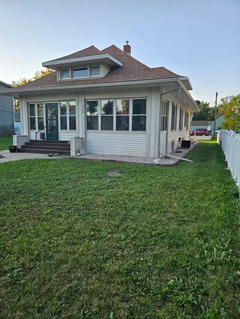 $139,900 | 320 2nd Street Southwest, Pipestone, MN 56164