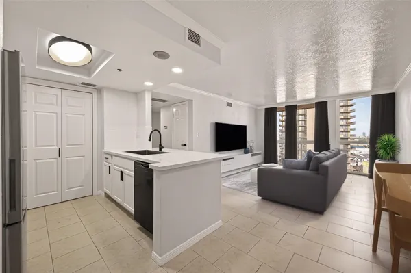 $1,450 | 3525 Sage Road, Unit 1405, Houston, TX 77056