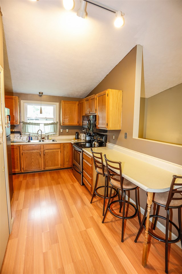 875 Mammoth Road, Unit 102 Manchester, NH 03104 - Photo 8 of 20