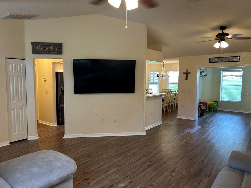 37729 Phelps Road Zephyrhills, FL 33541 - Photo 6 of 30 Gallery Image 6
