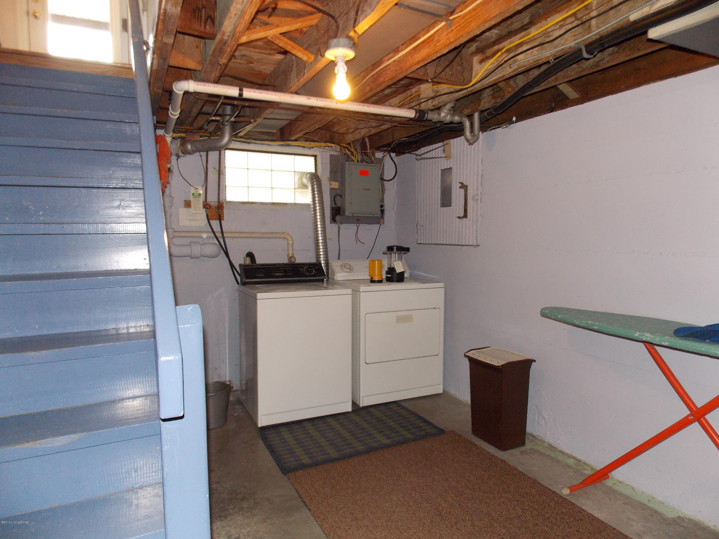 218 Alcott Road Louisville, KY 40207 - Photo 27 of 47 28-laundry area in basement