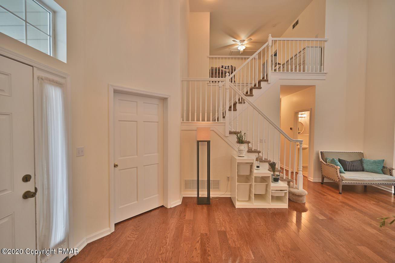 135 Skytop Road Long Pond, PA 18334 - Photo 17 of 26 Foyer