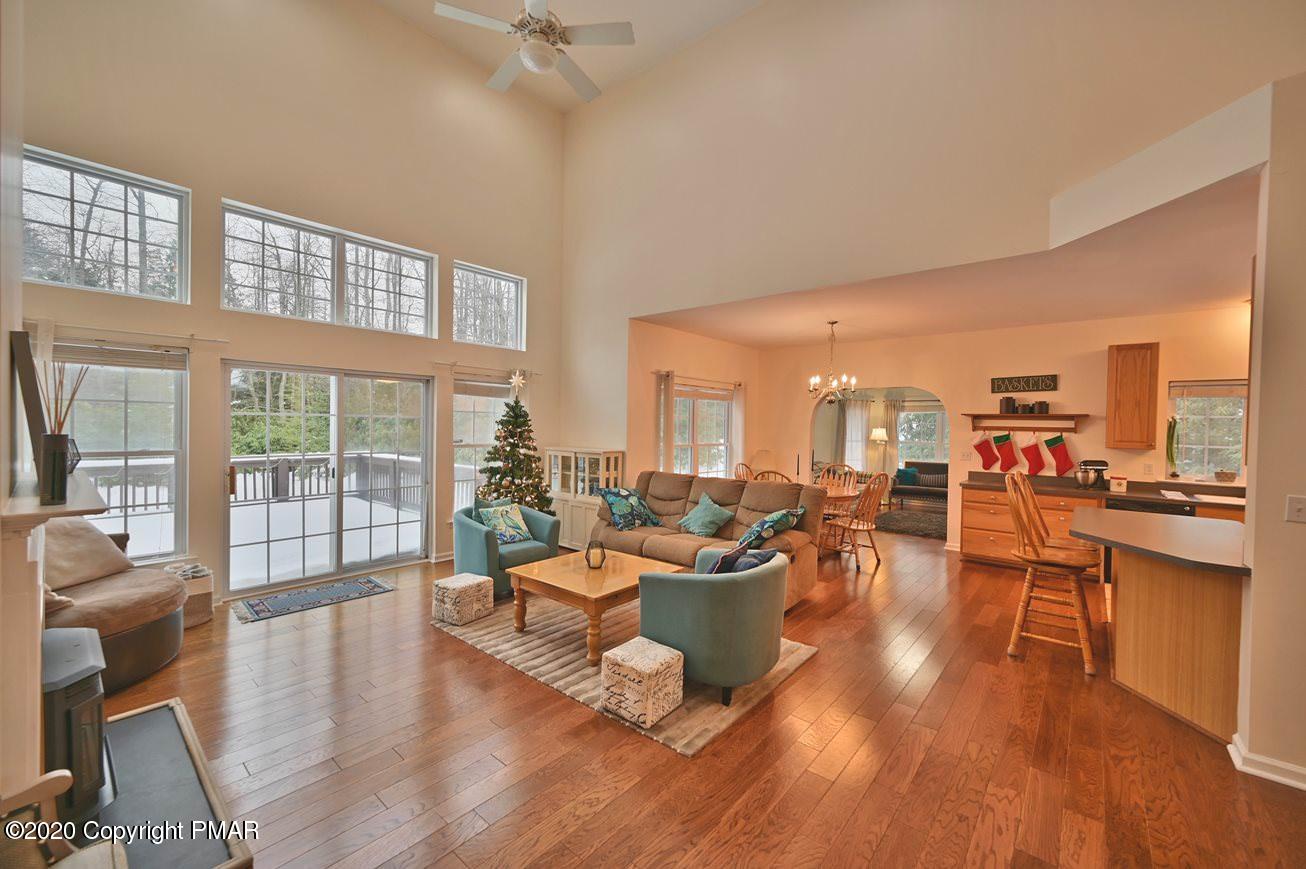 135 Skytop Road Long Pond, PA 18334 - Photo 4 of 26 Living