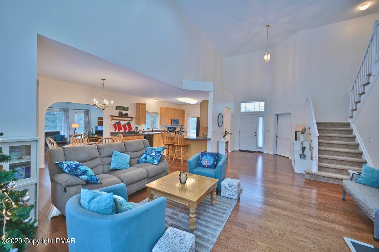 135 Skytop Road Long Pond, PA 18334 - Photo 5 of 26 Living