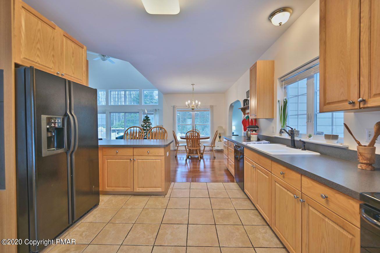 135 Skytop Road Long Pond, PA 18334 - Photo 9 of 26 Kitchen