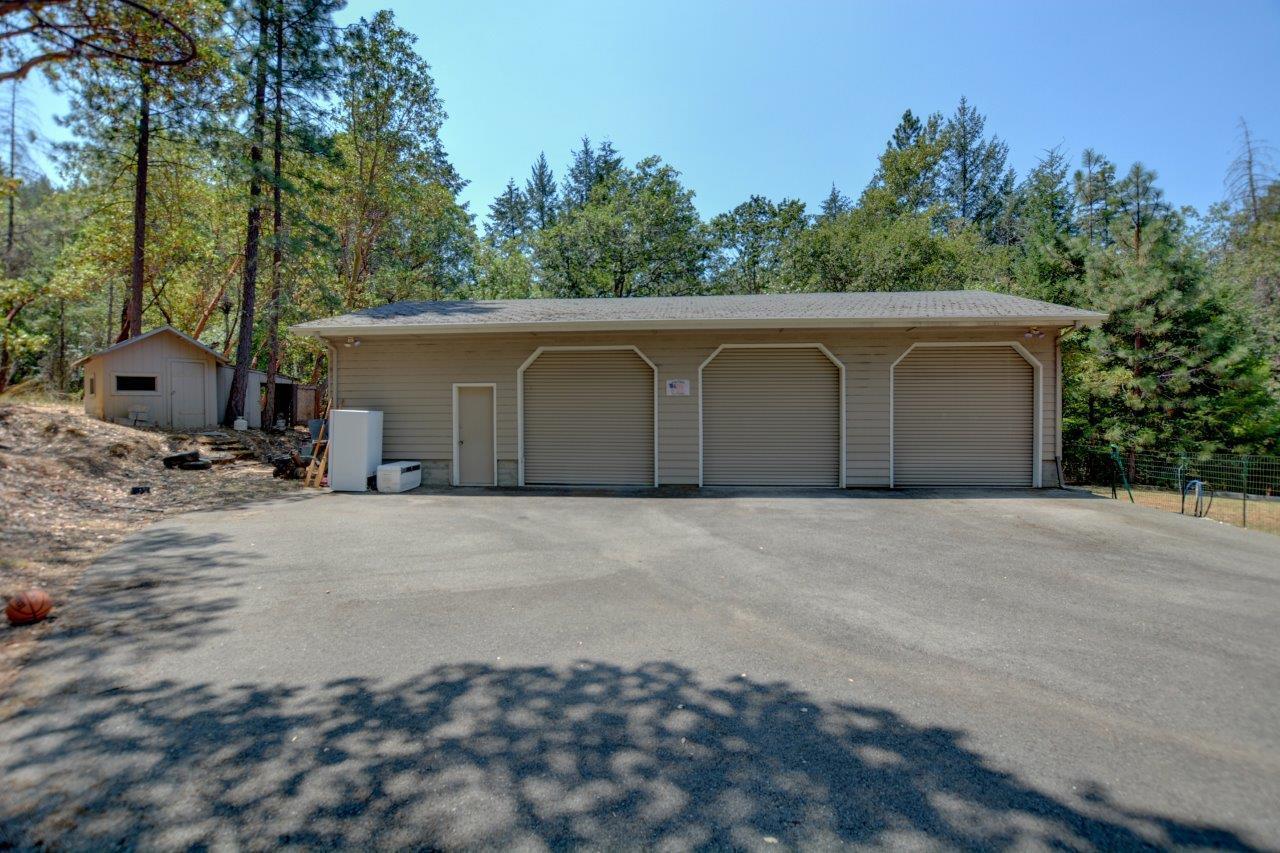 1353 Summit Loop Grants Pass, OR 97527 - Photo 42 of 58 DSC_1582_3_4