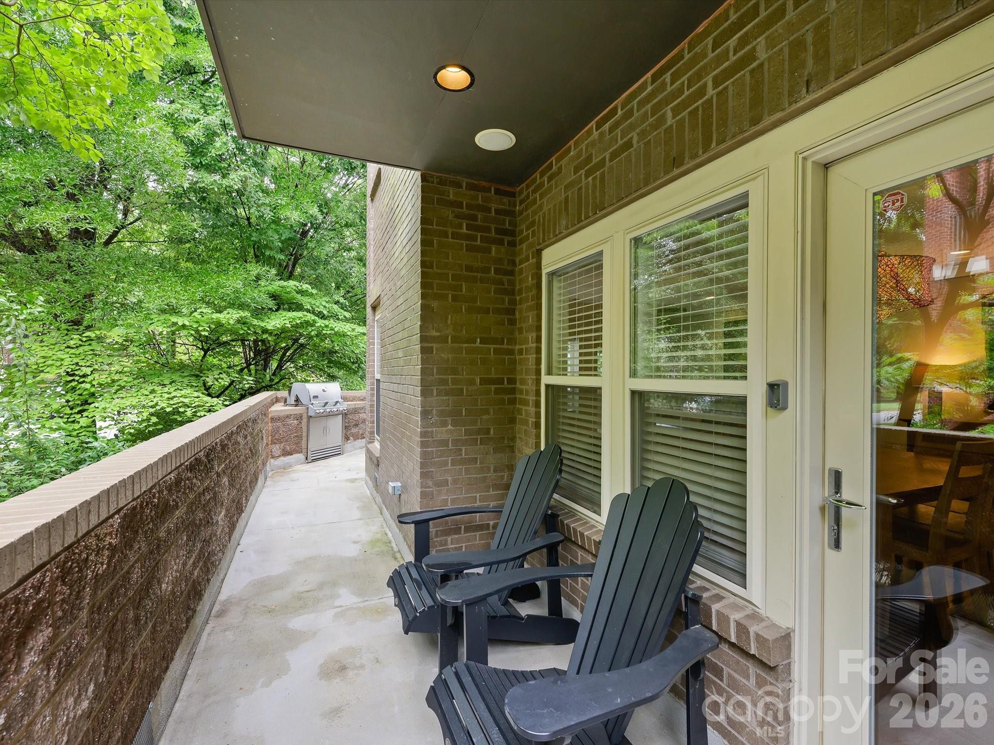 420 Queens Road Charlotte, NC 28207 - Photo 34 of 35 a view of balcony with chair