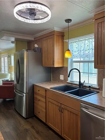 $2,000 | 189 Lago Vista Street, Mercedes, TX 78570