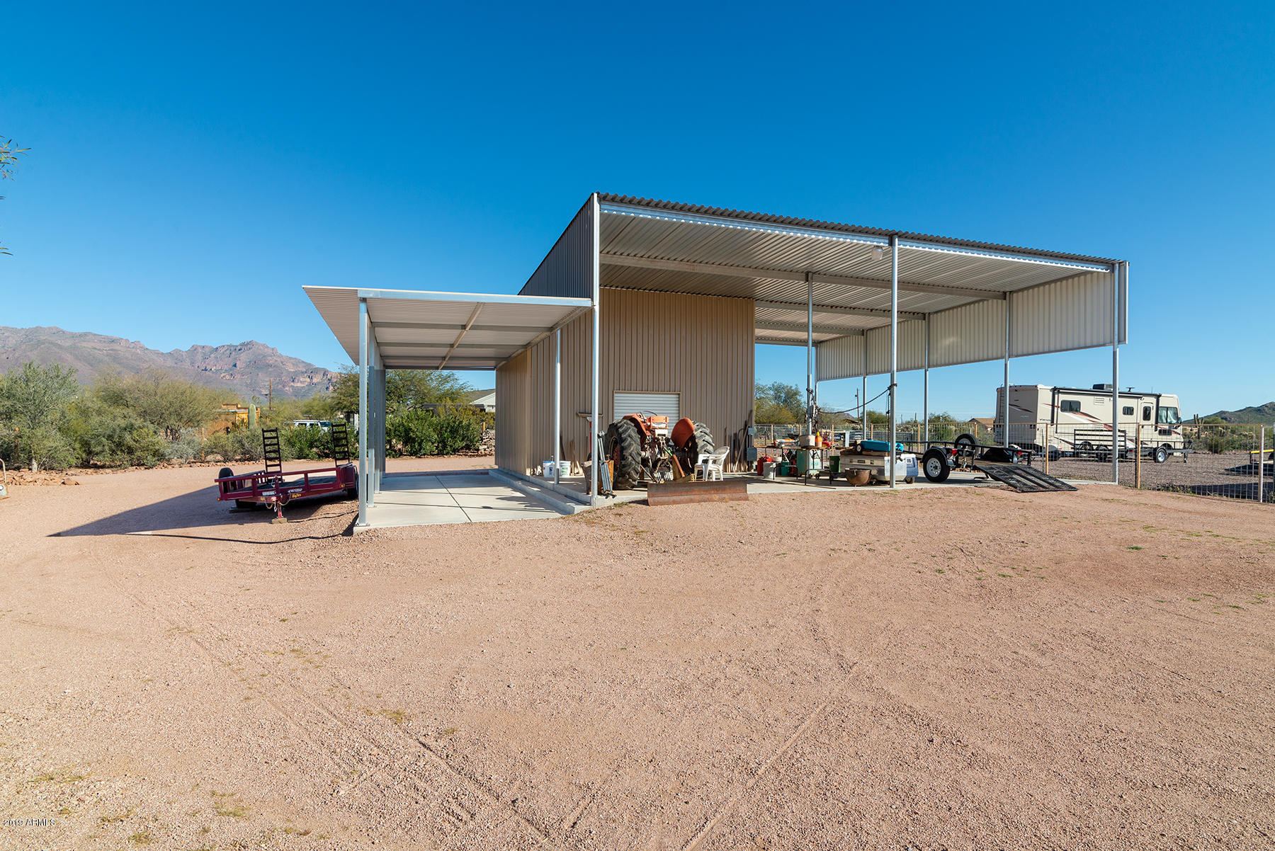 2005 South Val Vista Road Apache Junction, AZ 85119 - Photo 4 of 29 52 X 40 RV STORAGE & WORKSHOP