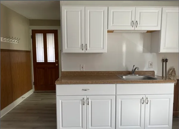 $1,950 | 47 Edgewater Avenue, Unit 2, Shrewsbury, MA 01545