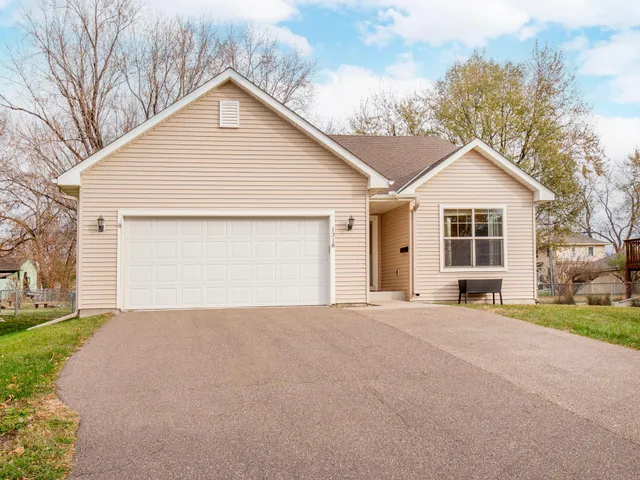 $360,000 | 1318 Summit Avenue, St. Paul Park, MN 55071
