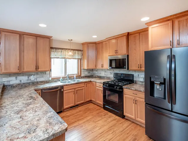 $360,000 | 1318 Summit Avenue, St. Paul Park, MN 55071