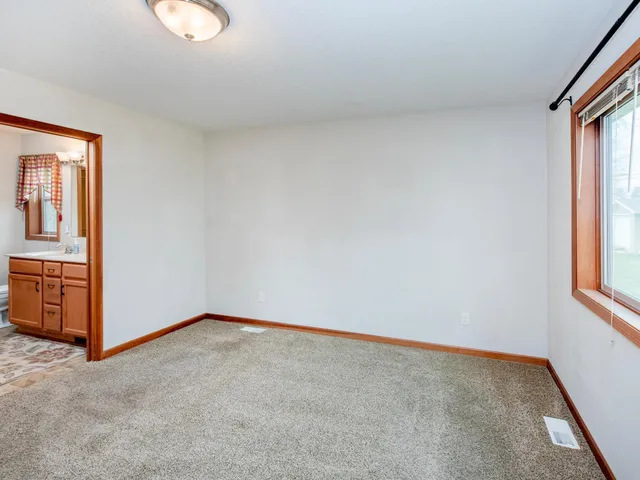 $360,000 | 1318 Summit Avenue, St. Paul Park, MN 55071