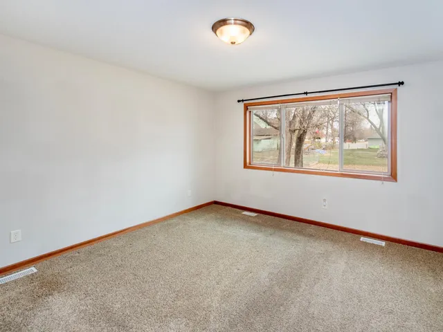 $360,000 | 1318 Summit Avenue, St. Paul Park, MN 55071