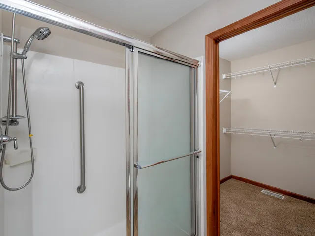 $360,000 | 1318 Summit Avenue, St. Paul Park, MN 55071