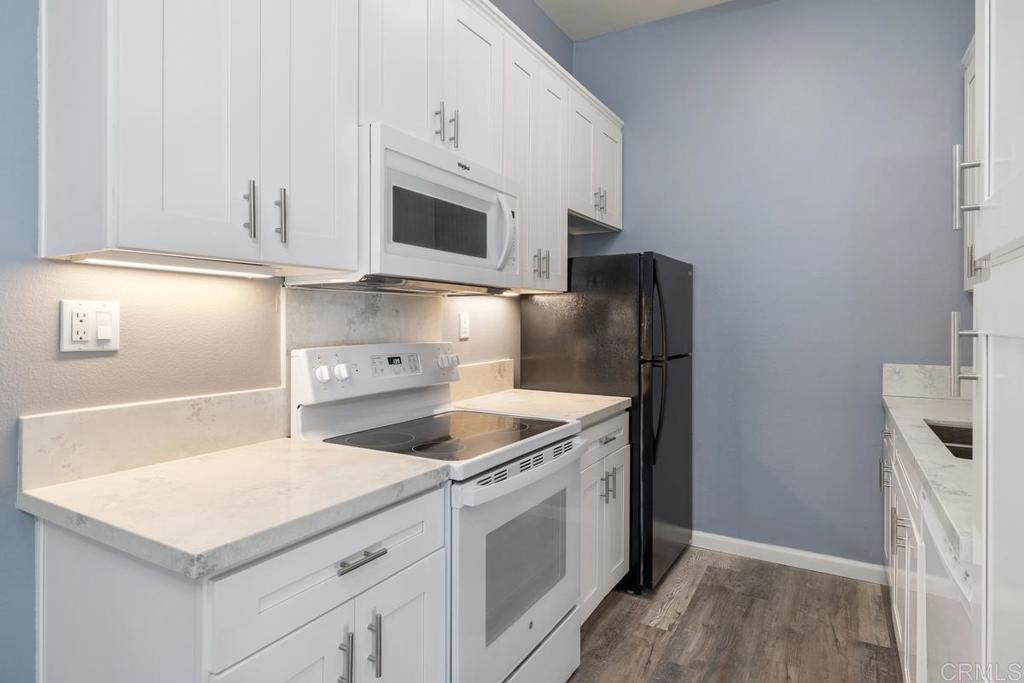 8328 Regents Road, Unit 1K San Diego, CA 92122 - Photo 4 of 15