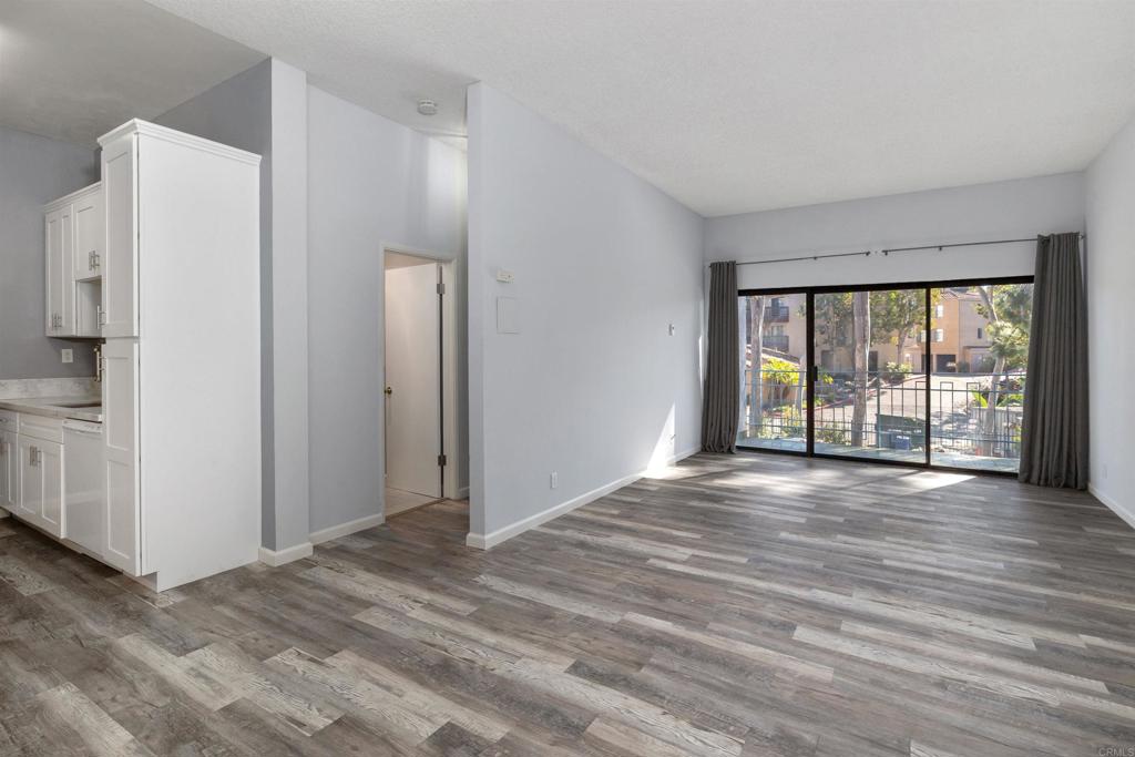 8328 Regents Road, Unit 1K San Diego, CA 92122 - Photo 4 of 25
