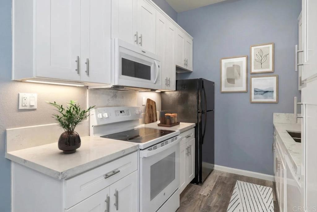 8328 Regents Road, Unit 1K San Diego, CA 92122 - Photo 9 of 25 Virtually Staged