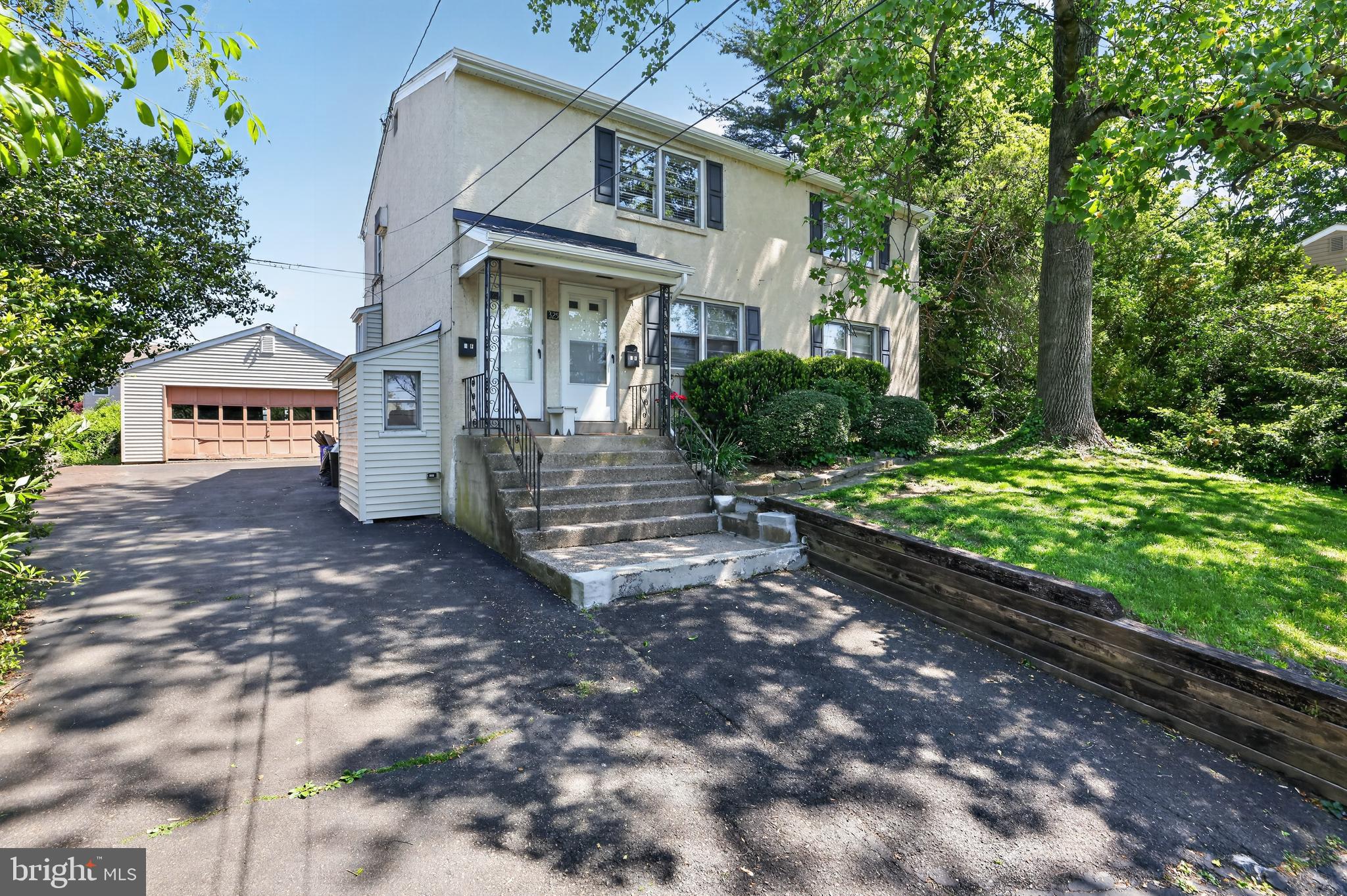 325 Manor Road Hatboro, PA 19040 - Photo 2 of 29 Gallery Image 2