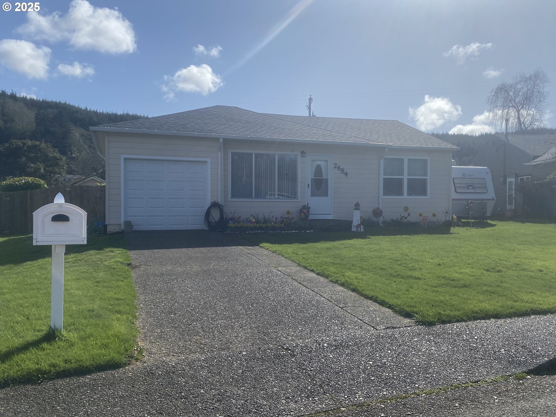 2684 Highlands Drive Reedsport, OR 97467 - Photo 3 of 27 Gallery Image 3