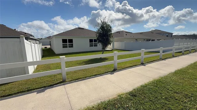 $2,150 | 611 Autumn Stream Drive, Auburndale, FL 33823