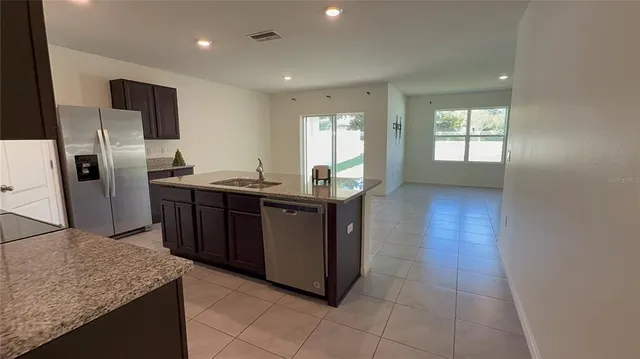 $2,150 | 611 Autumn Stream Drive, Auburndale, FL 33823