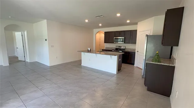 $2,150 | 611 Autumn Stream Drive, Auburndale, FL 33823