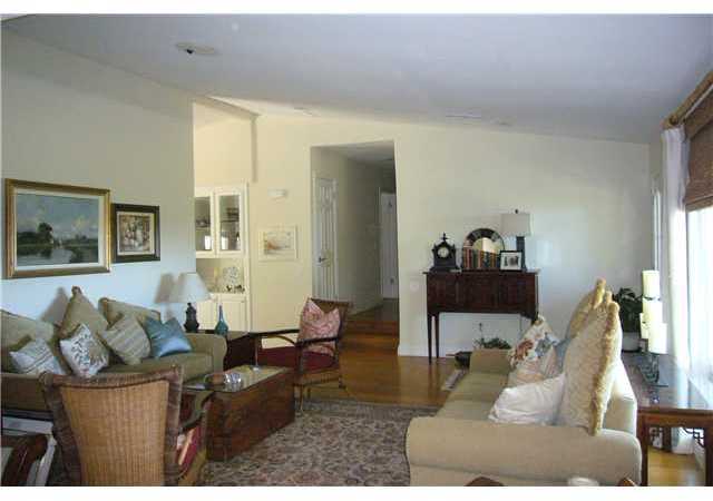 2146 Gum Tree Lane Fallbrook, CA 92028 - Photo 4 of 23 Living Room with spacious Entry. Glass front door.