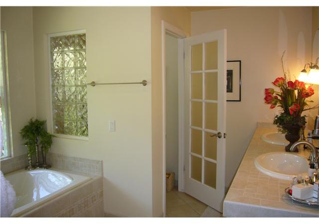2146 Gum Tree Lane Fallbrook, CA 92028 - Photo 8 of 23 Remodeled Master Bath with many decorator features and upgrades.