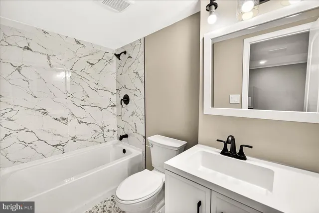 $2,800 | 807 Montclaire Avenue, Frederick, MD 21701