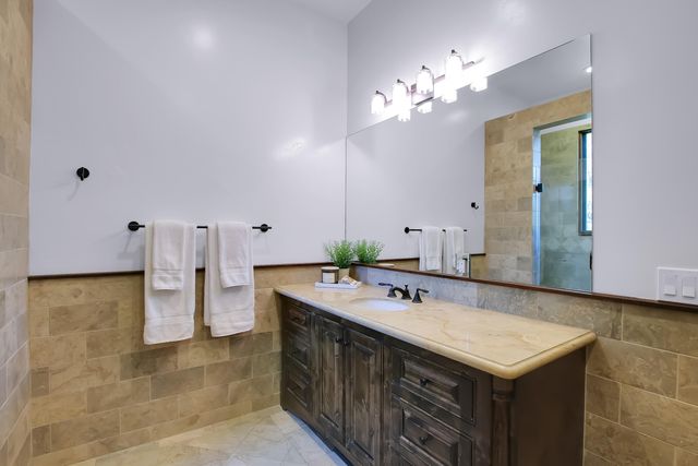 $2,925,000 | 3834 La Cumbre Hills Lane, Santa Barbara, CA 93110