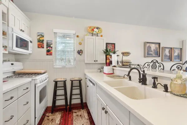 $370,000 | 1755 Cottage Drive, Unit 716, Geneva, WI 53147