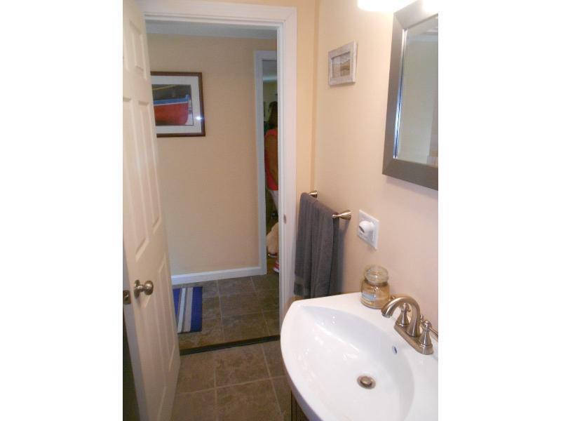 74 Mountain Road Cape Neddick, ME 03902 - Photo 20 of 30 Bathroom. 1st fl bath